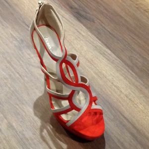 👠👠Fierce Colorblock Sandals 👠👠